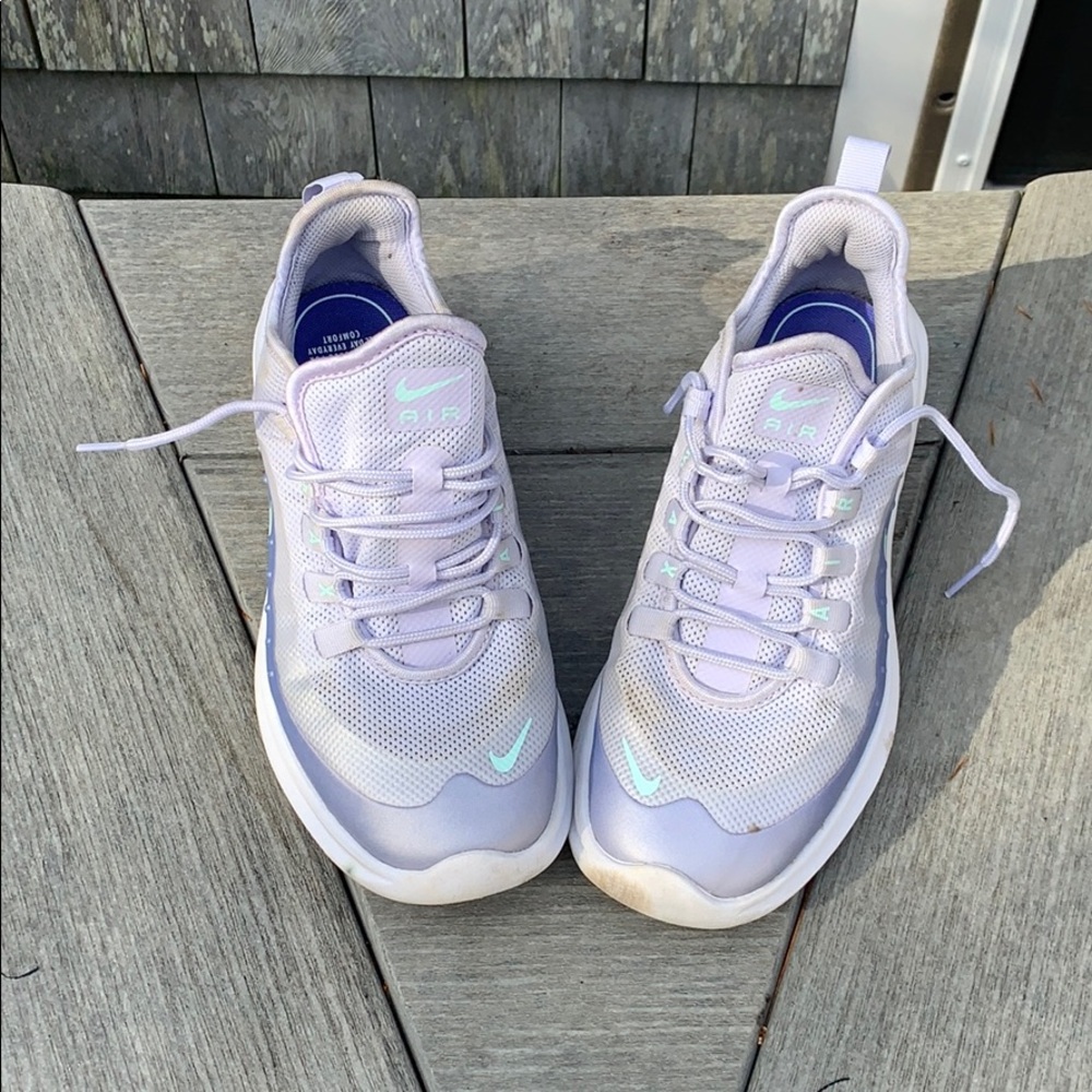 Womens Nike Air Max Axis Sneaker